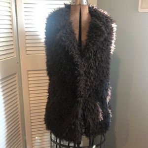 Poise faux fur vest